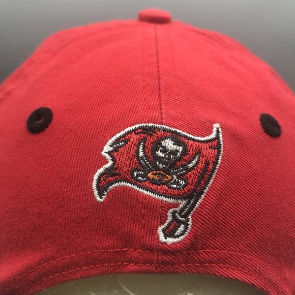 Tampa Bay Buccaneers Hat Baseball Cap Adjustable Strap Back Red Adult Reebok NFL - Picture 5 of 9